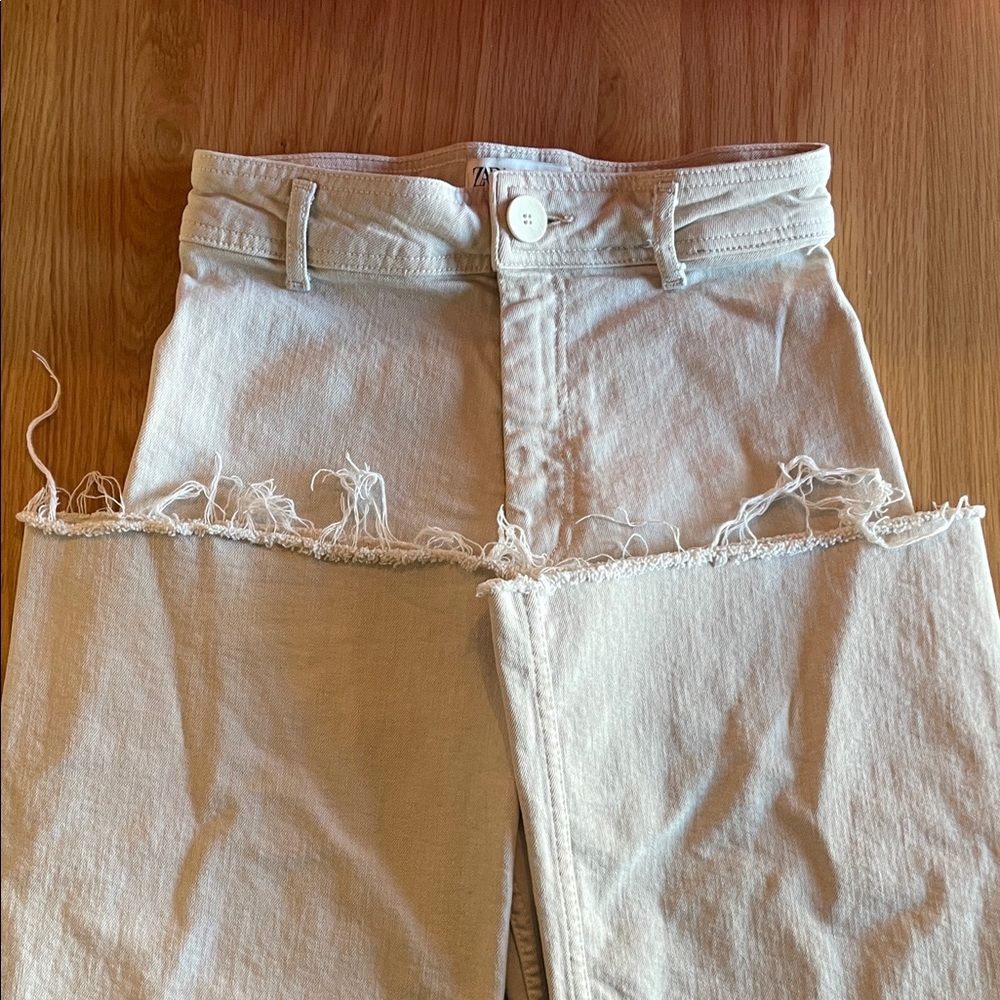 Zara Cream Frayed Hem Straight Jeans